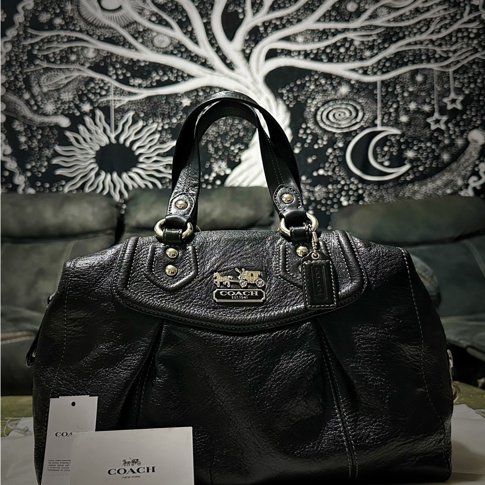 Vintage style Y2K Coach Black Leather Shoulder Bag with Silver Hardware handbag - Picture 8 of 17